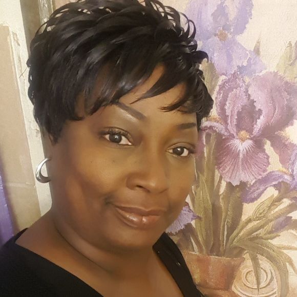 Meet your Posher, Brenda - Picture 1 of 1